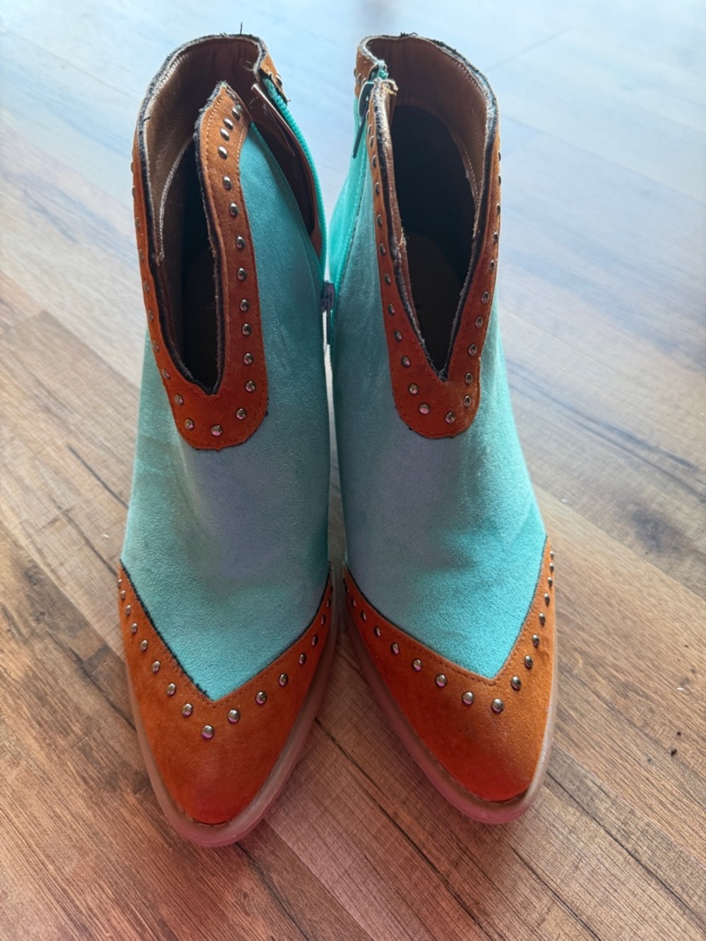 Beaumont Booties size 9 Rowdy Crowd